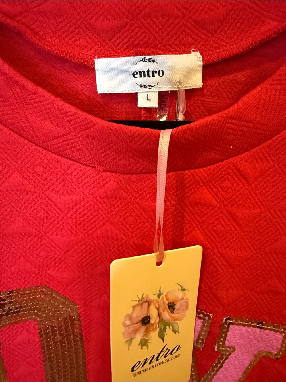 entro Red Short-Sleeve Tee with 'LOVE' Appliqué - Picture 2 of 5